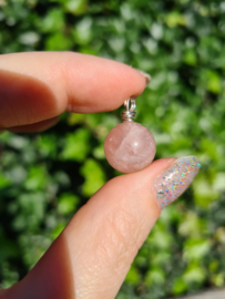 Rose quartz pendant (silver plated)