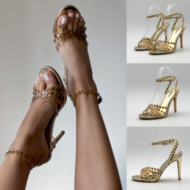 Hakken met studs goud