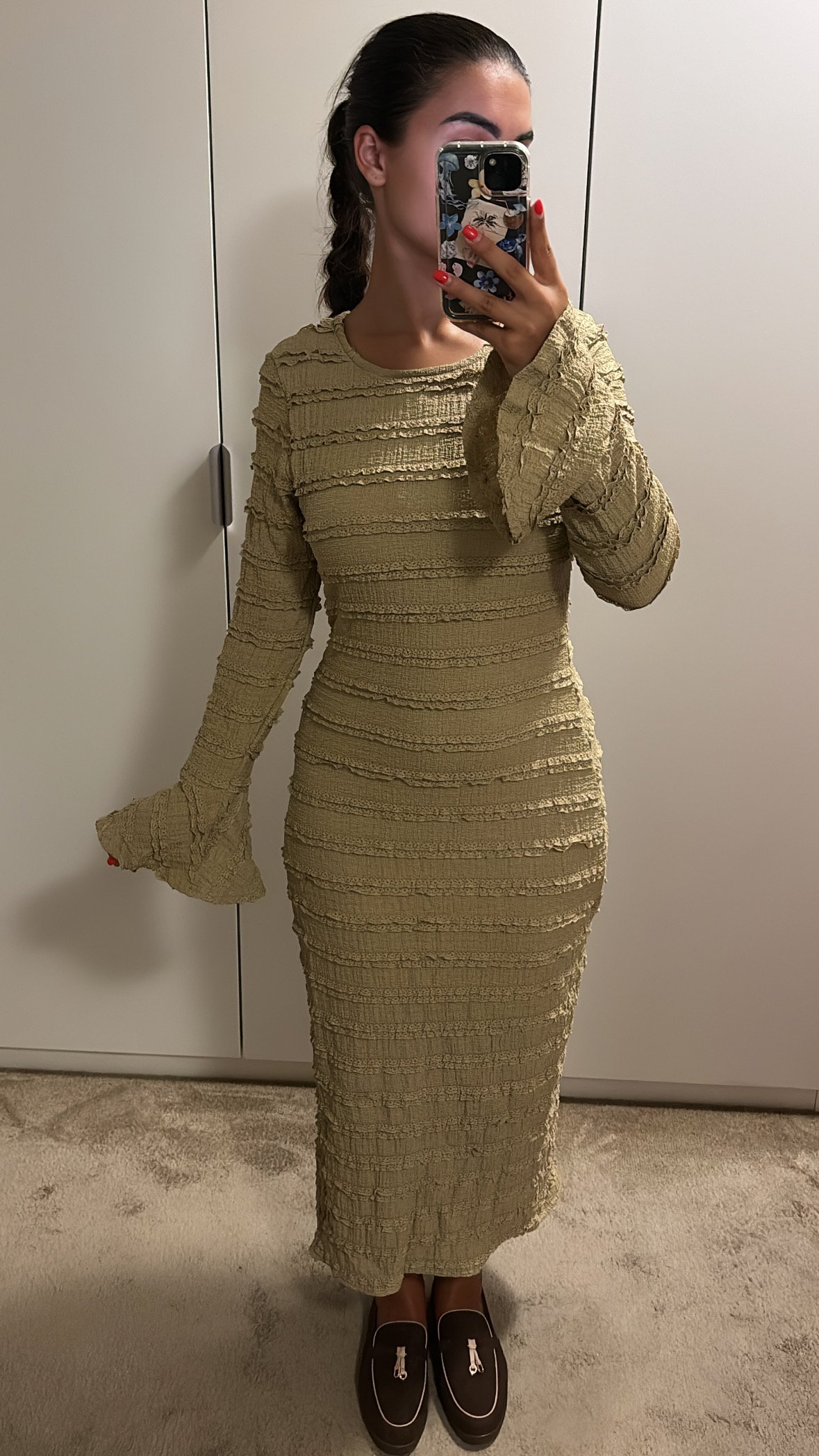 Maxi dress met klokmouw taupe