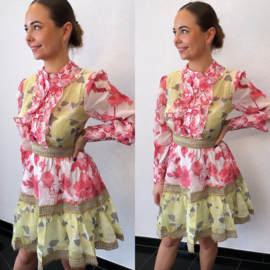 Jurk met print en ruches geel/roze