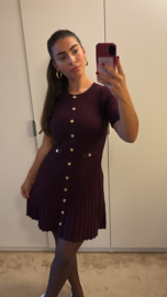Jurk met goude knopen aubergine