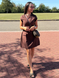 Jurk bruin in klok model