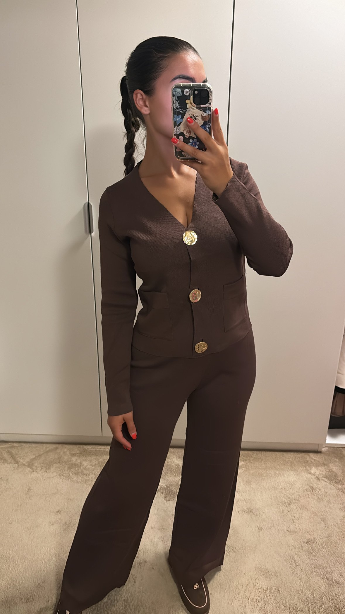 Comfy set met goude knopen bruin