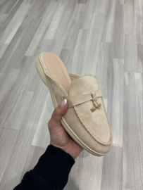 Open back loafer beige