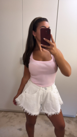 Distressed short wit