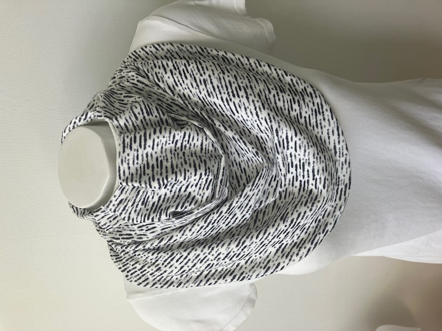 SS 016 Grijs witte streepjes