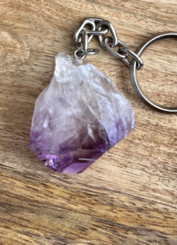 Ruwe amethist sleutelhanger