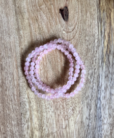 Rozenkwarts kinderarmband 4 mm