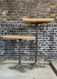 tafel met houten blad en metalen poot - hoog