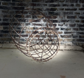metalen mand, stevige grote mand