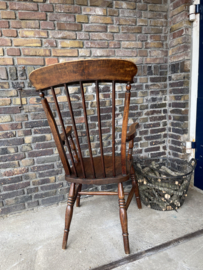 houten spijlen stoel