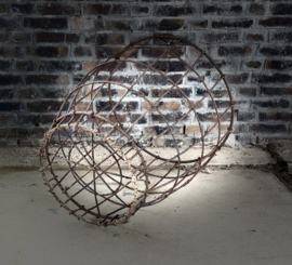 metalen mand, stevige grote mand
