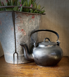theepot gietijzer