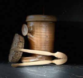 olijven pot met lepel
