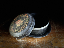 rond blik bloem met onderzetter