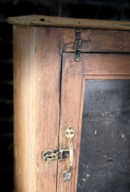oud houten (vitrine) kastje