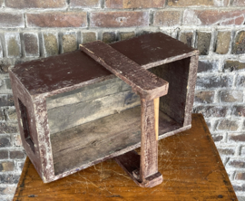 houten trug, houten mand, houten bak met handvat