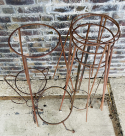 metalen standaards, plantenstandaard gedraaid metaal