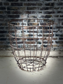 metalen mand, stevige grote mand