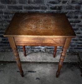 klein houten bureau tafel met lade