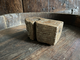 houten ornament  wandkandelaar - K IN