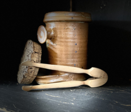 olijven pot met lepel