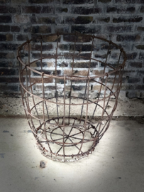 metalen mand, stevige grote mand