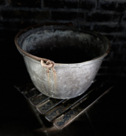 zinken pot met hengsel