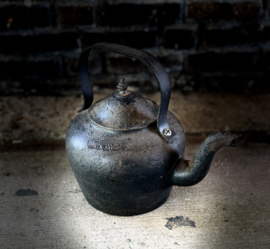 theepot gietijzer