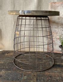 metalen houtmand tafel