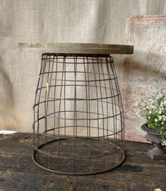 metalen houtmand tafel