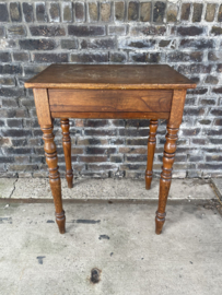 klein houten bureau tafel met lade
