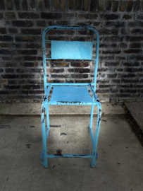 metalen blauwe stoel