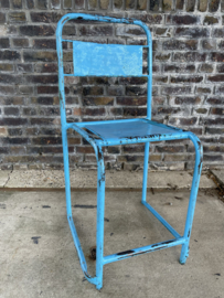 metalen blauwe stoel