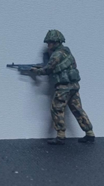 F-alk62 L4A1 gunner pushing up