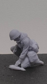 F-MorCC04 Second Ammunition bearer 81mm mortar