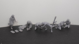 F-alk53 Covering the ears, 81mm gunner