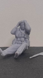 F-alk08 putting on the beret