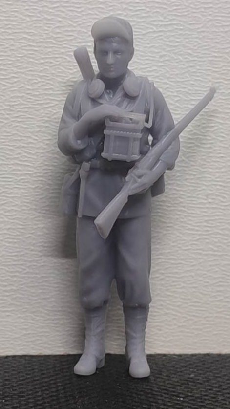 F-DEI29 Dutch soldier with WS38 radio