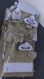 F-alk40 FV Crew, driver hanging