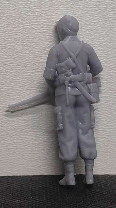 F-DEI27 Dutch soldier with heiho Klewang.