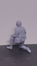 F-MGB10 Kneeled Medic