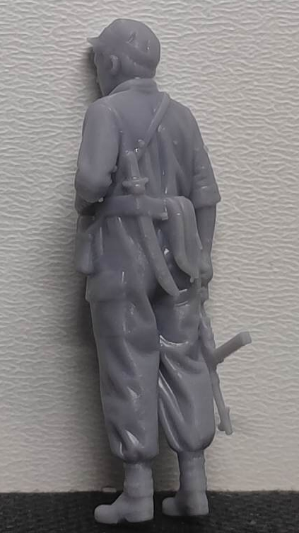 F-DEI28 Dutch soldoer with MP40