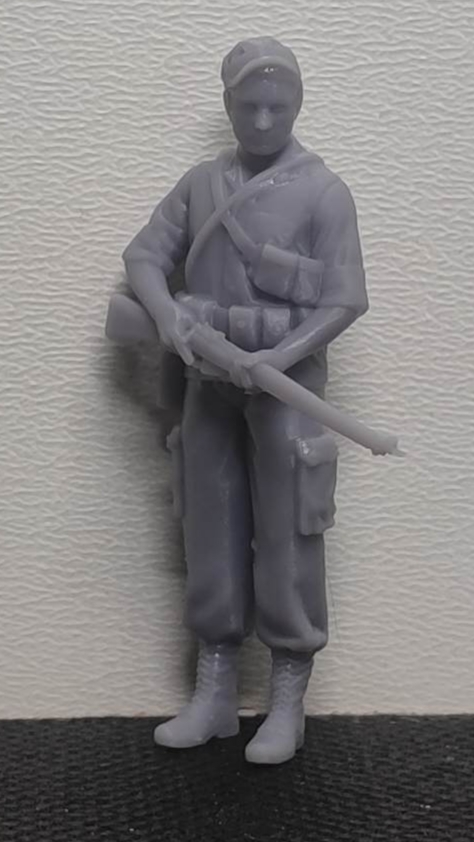 F-DEI27 Dutch soldier with heiho Klewang.