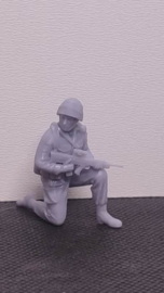 F-MGB10 Kneeled Medic