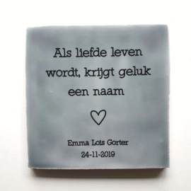 TEGELTJE ALS LIEFDE LEVEN WORDT