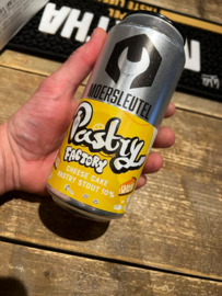 Moersleutel [Alkmaar] Pastry Factory Cheese Cake Pastry Stout 10% 44cl.