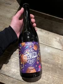 Uzzewuzze [Roelofarendsveen] Oliebol Zwaar Blond 7.8% 75cl.