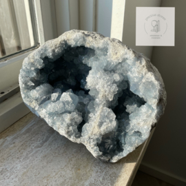 Private collection: XL Celestine geode 10 kg!