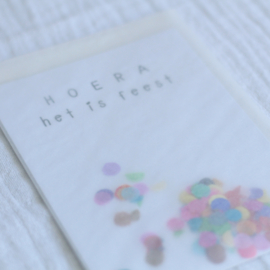 Special kaart - Hoera het is feest + confetti - per 5 stuks